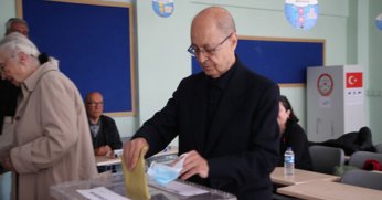 Ahmet Necdet Sezer oyunu kullandı