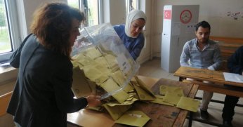 İZMİTTE İLK SEÇİM SONUÇLARI