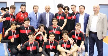 Körfez’de Liseler Arası Voleybol Turnuvası çekişmeli geçti