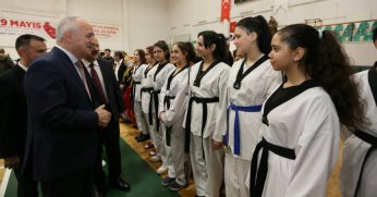 Öğrenciler en güzel performanslarını bu özel günde sergiledi