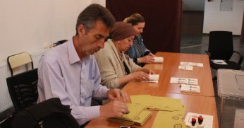 Cumhurbaşkanı 2. tur seçimi için gümrük kapılarında oy kullanma başladı