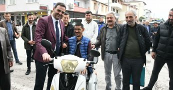 Başkan Özlü'den Engelli Hemşehrisine Anlamlı Jest