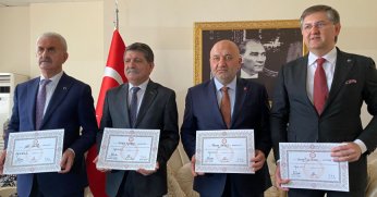 CHP MİLLETVEKİLLERİ MAZBATALARINI ALDI