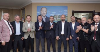 AK PARTİ’DE ZAFER GÜLÜŞÜ