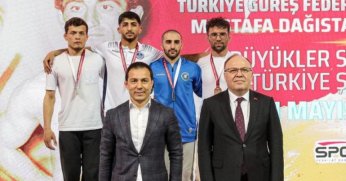 Güreşçiler Türkiye Şampiyonasından 2 madalya çıkardı