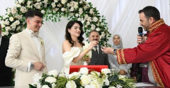 Başkan Özlü, Türkiye Yüzyılı'nın ilk nikahlarını kıydı