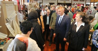 Kursiyerlerin el emeği ürünleri görücüye çıktı