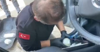 Otomobili uyuşturucu taşımak için özel dizayn etmişler