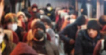 Kocaeli'de tırın dorsesinde 54 kaçak göçmen yakalandı