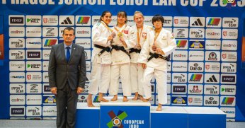 Merve ve Ayşenur, Avrupa’dan madalyayla döndü