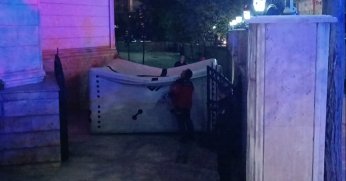 Minareye çıkan şahsı polis ikna etti