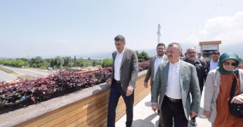 Başkan Büyükakın hizmete giren üst  geçitlerde incelemelerde bulundu