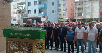 Yeni taşındığı evin camını silerken düşüp hayatını kaybetmişti, son yolculuğuna uğurlandı