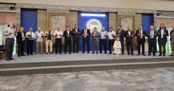 DİYANET-SEN EMEKLİ DİN GÖREVLİLERE PLAKET VERDİ