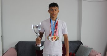 EFE DENİZCİ’NİN HEDEFİ BAŞBEHLİVANLIK