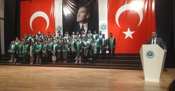 KOÜ`lü genç mühendislerin mezuniyet sevinci