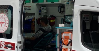 Sokak ortasında bıçaklı kavga: 2 yaralı