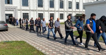 Rüşvet ve dolandırıcılık suçlarından yakalanmışlardı: 18 tüccar ile kurum çalışanı adliyede