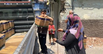 GÖLCÜK BELEDİYESİ DEPREM BÖLGESİNDE YARDIMLARINI SÜRDÜRÜYOR