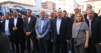 Belediye Derincespor, şampiyonluğu kent merkezinde kutladı