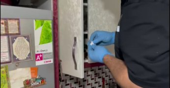 Esrar mutfak dolabından, tabancalar ise tezgahtan çıktı