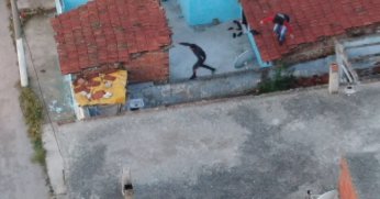 Dronlar tespit etti, narko polisler çatılarda tek tek böyle yakadı