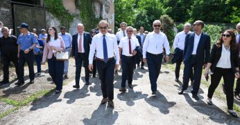 Vali Yavuz, Tarihin İzlerini Taşıyan Fabrika-i Hümayun (Çuhane) Fabrikasını Ziyaret Etti