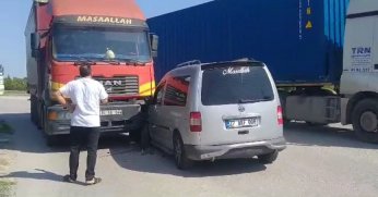 Hafif ticari araç ile kamyon çarpıştı: 1 yaralı