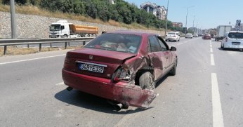 Kocaeli'de tır otomobile çarptı