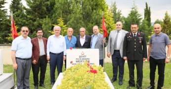 Derince’de Dualar Şehitlerimiz İçin