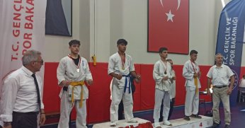 Derincespor İstanbul'dan madalyalarla döndü