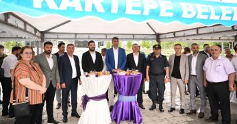 KARTEPELİLER KENT MEYDANINDA BAYRAMLAŞTI