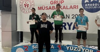 Körfezli gençler Sakarya’da madalyaya kulaç attılar