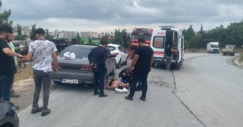 Seyir halindeki kamyon devrildi: Sürücü yaralandı