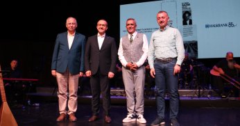 Âşık Veysel’in türküleri Yavuz Bingöl tarafından Kocaeli’de seslendirildi