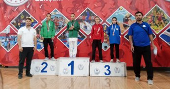 Afyonkarahisar’da Kocaeli kız-erkek takımlarının büyük başarısı