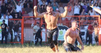 KIRKPINAR BAŞPEHLİVANI YUSUF CAN ZEYBEK KARTEPE’DE