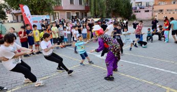 Körfez'de çocuklar tatili eğlenerek geçiriyor