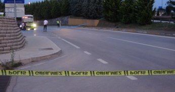 Yol kenarındaki şüpheli cisim fünyeyle patlatıldı: Kimyasal olabileceği şüphesiyle numune alındı