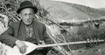 ÂŞIK VEYSEL UNUTULMAZ TÜRKÜLERİYLE GÖLCÜK'TE ANILACAK