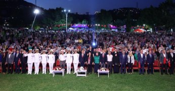 Uçurtma tepesine binler toplandı, birlik mesajı verildi