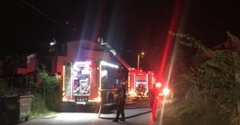 Villanın çatısında çıkan yangın korkuttu