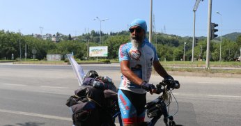  7 bin kilometre yol kat edecek olan baba, turunu oğlunun mezarında sonlandıracak