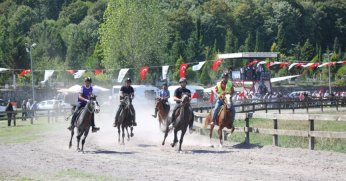 RAHVAN AT YARIŞÇILARI GÖLCÜK'TE BULUŞUYOR