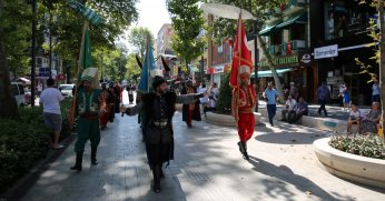 Büyükşehir mehteri İzmitlileri selamladı