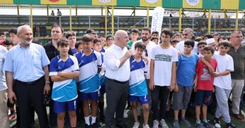 Camiler arası futbol turnuvası çekişmeli başladı