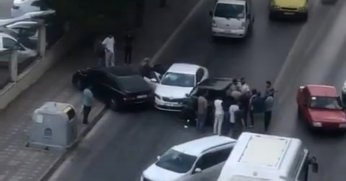 4 araç zincirlemeye kazaya karıştı: 2 yaralı