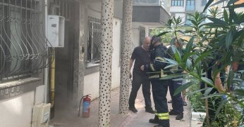 Aynı saatte iki farklı binanın elektrik panosunda yangın çıktı