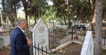 Prof. Dr. Haluk Dursun kabri başında anıldı