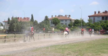 Rahvan At Yarışları nefes kesti